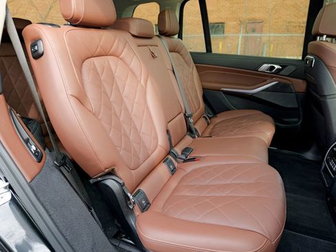 Used 2023 BMW X7 xDrive40i w/ Premium Package image 35