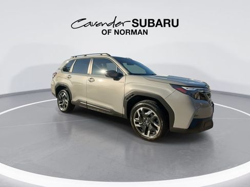 Used 2025 Subaru Forester Premium AWD/4WD image 3