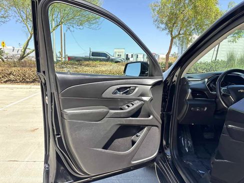 Used 2019 Chevrolet Traverse LT FWD image 20