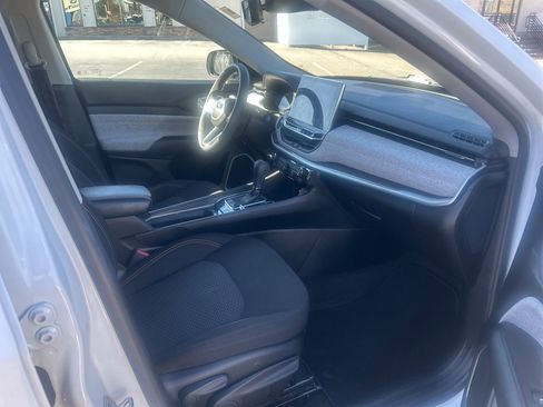 Used 2022 Jeep Compass Sport image 16