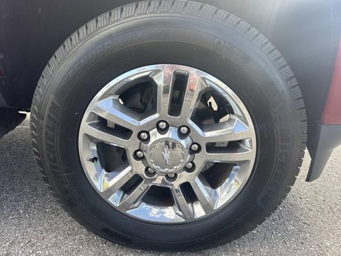 Used 2019 Chevrolet Silverado 2500 High Country w/ Duramax Plus Package image 4