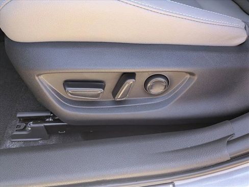 Certified 2025 Toyota Camry SE image 4