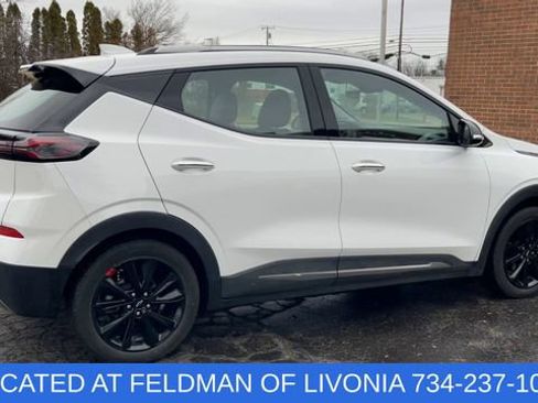 Used 2023 Chevrolet Bolt EUV Premier w/ Sun & Sound Package image 8