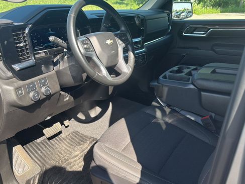Used 2024 Chevrolet Silverado 1500 LT AWD/4WD image 11