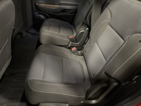 Used 2023 GMC Acadia SLE w/ Driver Convenience Package image 11