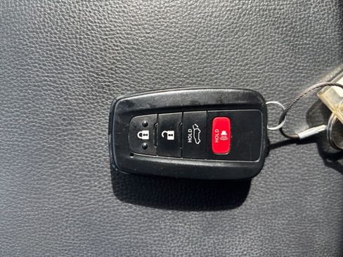 Used 2025 Toyota RAV4 XLE w/ Convenience Package AWD/4WD image 29