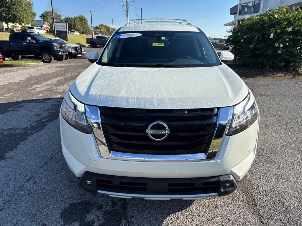 Used 2022 Nissan Pathfinder SL FWD image 3