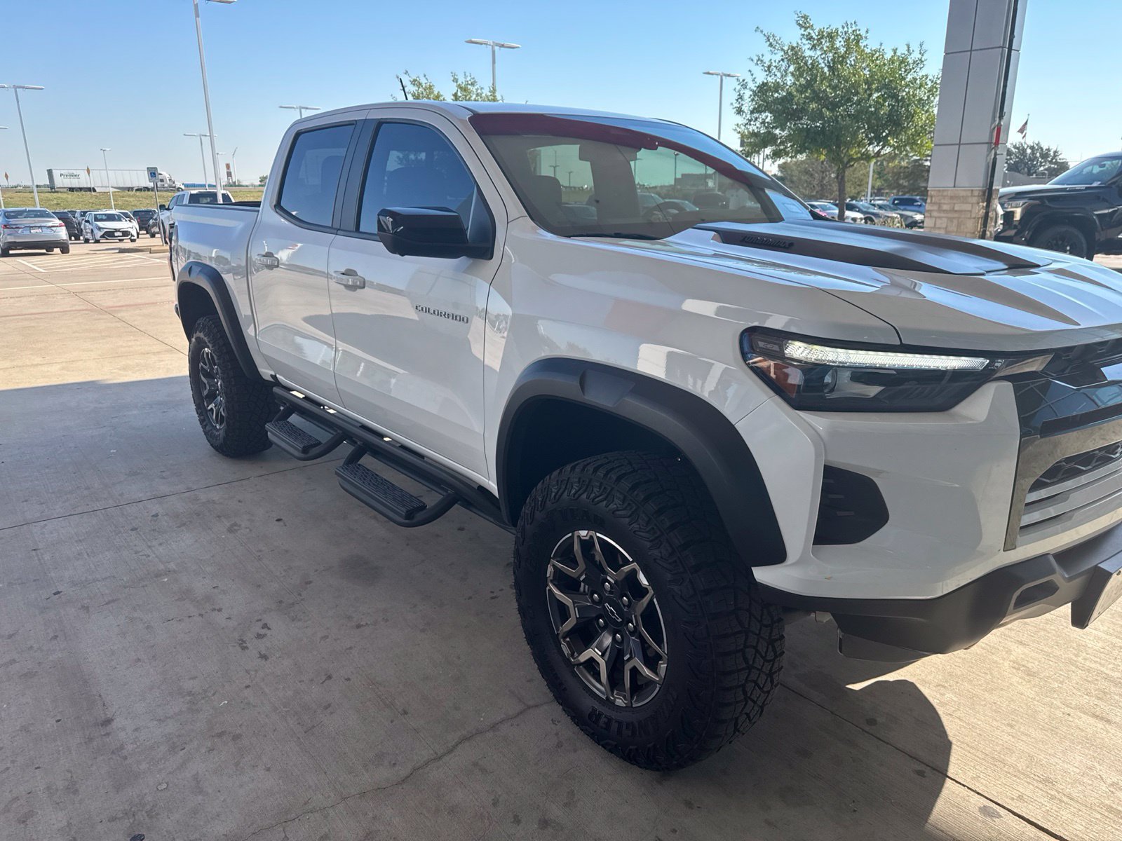 Used 2025 Chevrolet Colorado ZR2 w/ Technology Package AWD/4WD image 34
