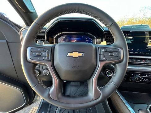Used 2024 Chevrolet Silverado 1500 High Country w/ High Country Premium Package AWD/4WD image 32