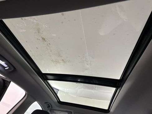 Used 2023 Chevrolet Equinox LT image 24