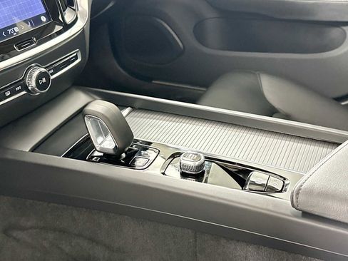 Used 2025 Volvo S60 B5 Core image 16