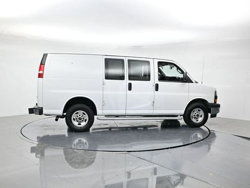 Used 2023 GMC Savana 2500 w/ Driver Convenience Package image 2