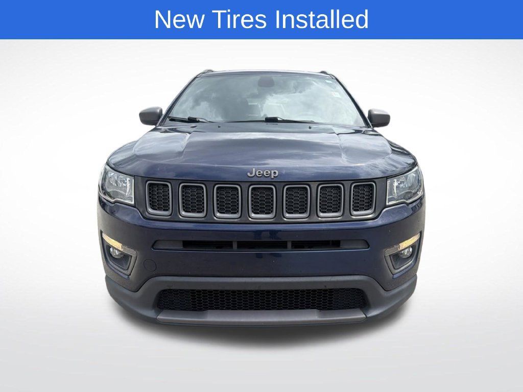 Used 2021 Jeep Compass Latitude FWD image 2