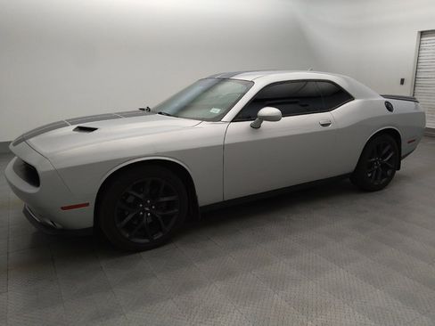 Used 2019 Dodge Challenger SXT w/ Blacktop Package RWD image 2