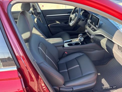 New 2025 Nissan Altima 2.5 SR FWD image 14