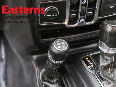 Used 2024 Jeep Wrangler Unlimited AWD/4WD image 22