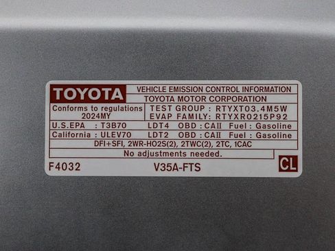 Used 2024 Toyota Tundra Limited AWD/4WD image 43