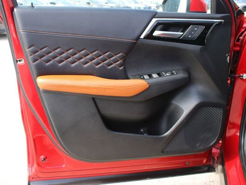 Used 2024 Mitsubishi Outlander SEL AWD/4WD image 9