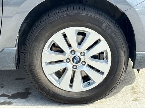 Used 2018 Subaru Outback 2.5i Premium image 11