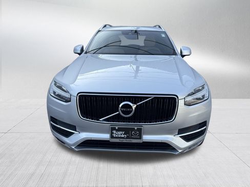 Used 2019 Volvo XC90 T6 Momentum image 2
