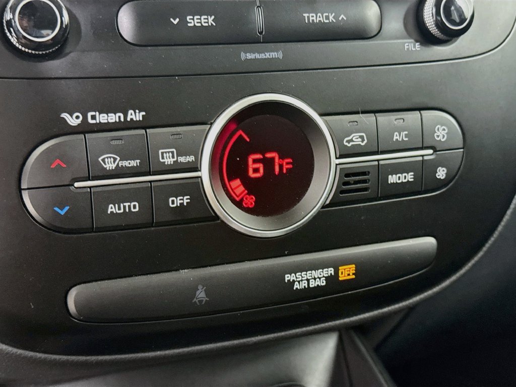 Used 2017 Kia Soul + FWD image 15
