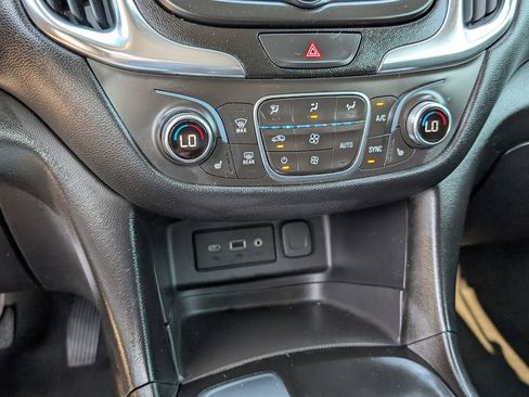 Used 2019 Chevrolet Equinox LT FWD image 8