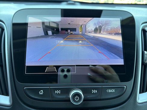 Used 2023 Chevrolet Malibu LT image 15