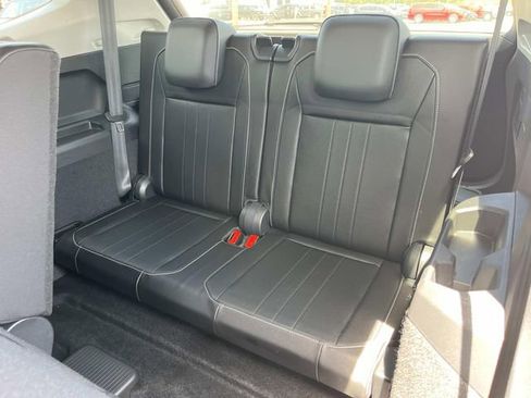 Used 2023 Volkswagen Tiguan SE FWD image 19