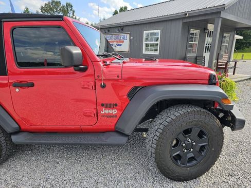 Used 2019 Jeep Wrangler Sport AWD/4WD image 13
