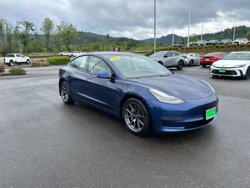 Used 2021 Tesla Model 3 Standard Range Plus RWD image 9