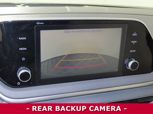 Used 2022 Hyundai Sonata SE image 16