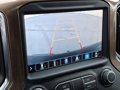 Used 2020 Chevrolet Silverado 1500 High Country w/ Technology Package image 18