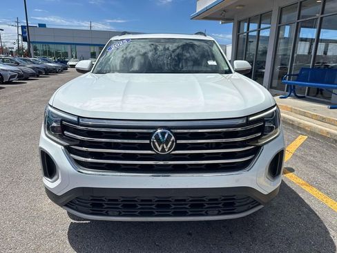 Used 2025 Volkswagen Atlas SE FWD image 2