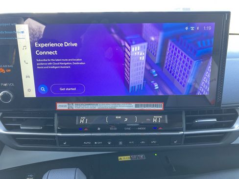 Certified 2025 Toyota Sienna XLE image 20