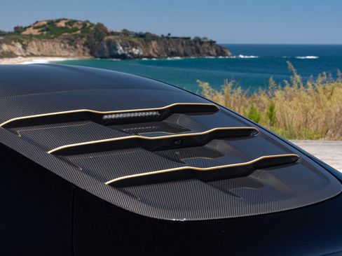 Used 2024 Aston Martin Valour image 34