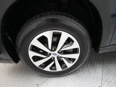 Used 2024 Subaru Outback Premium w/ Popular Package #1A image 27