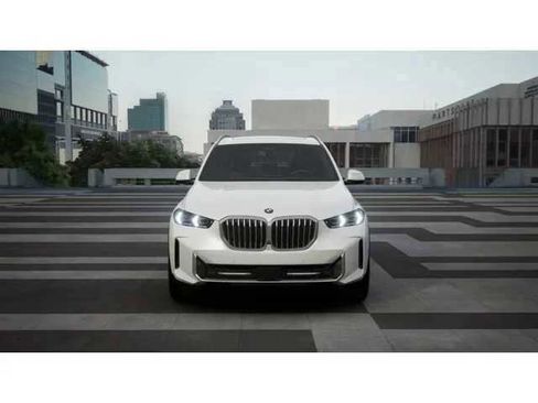 New 2026 BMW X5 sDrive40i RWD image 3