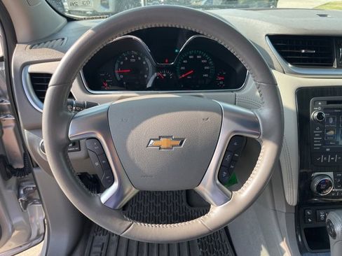 Used 2016 Chevrolet Traverse LT image 17