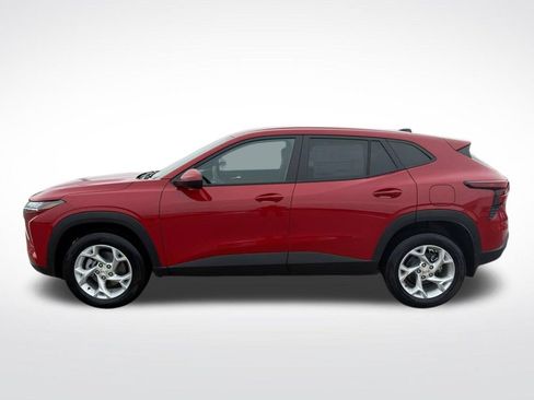 New 2026 Chevrolet Trax LS w/ LS Convenience Package FWD image 2