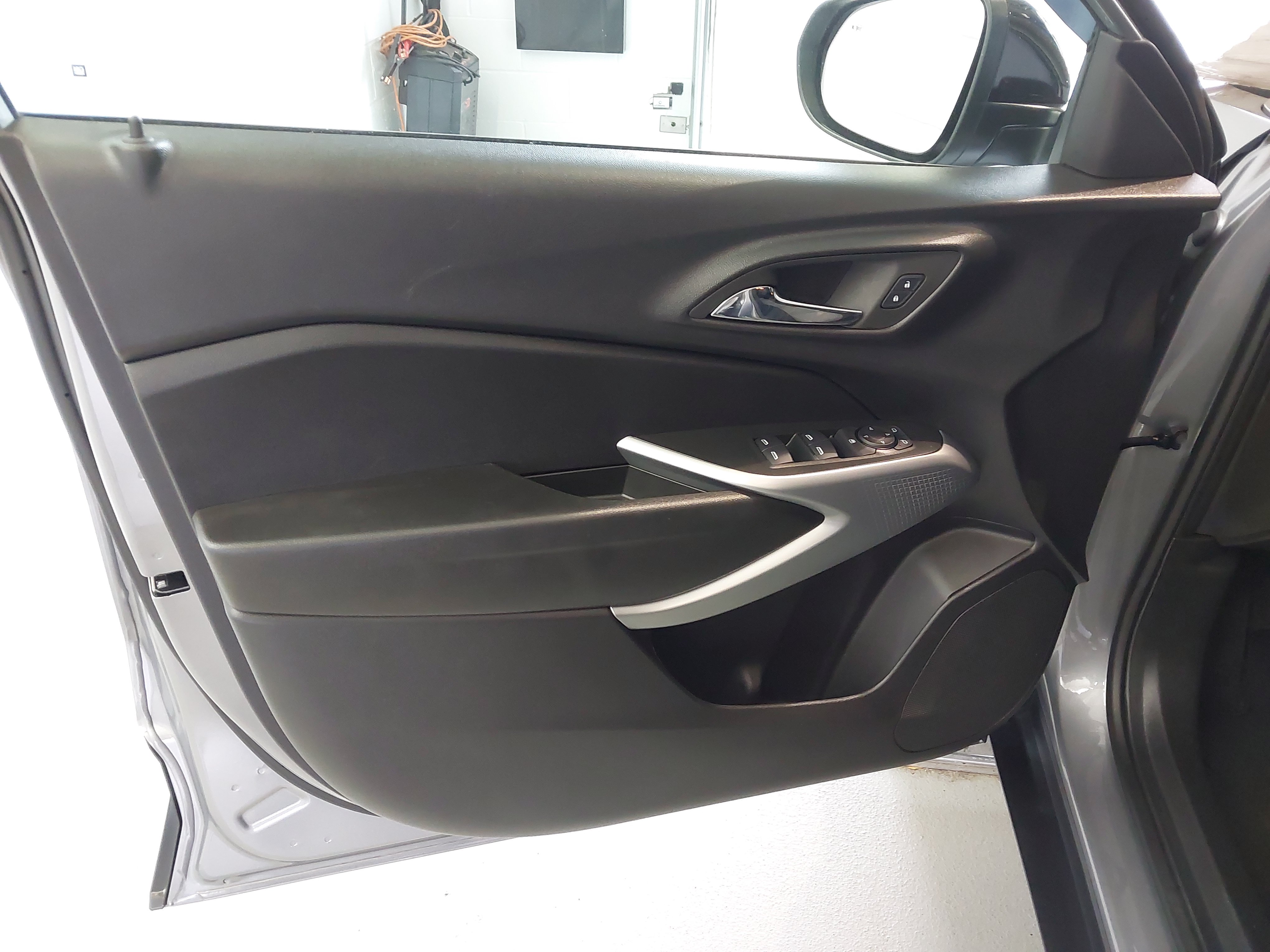 Used 2026 Chevrolet Trax RS w/ Driver Confidence Package FWD image 25