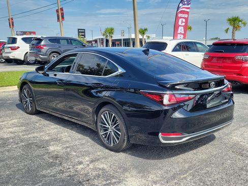 Used 2024 Lexus ES 300h w/ Premium Package FWD image 8