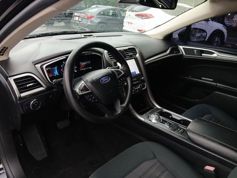 Used 2020 Ford Fusion SE FWD image 19