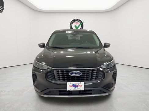 Used 2026 Ford Escape Active w/ Tech Pack #1 FWD image 8