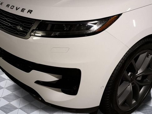 New 2026 Land Rover Range Rover Sport SE AWD/4WD image 10