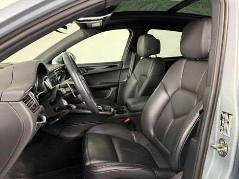 Used 2024 Porsche Macan image 5