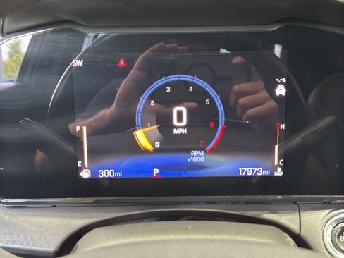 Used 2025 Chevrolet Trax ACTIV w/ Sunroof Package FWD image 25