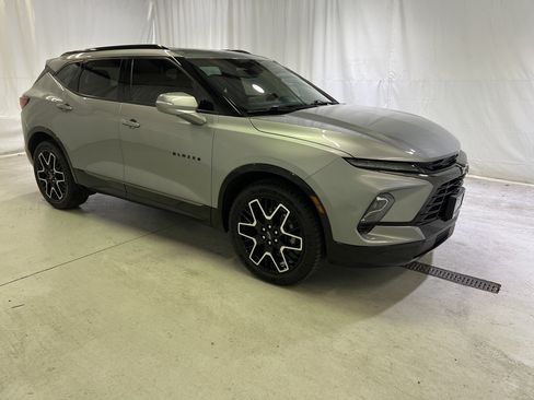 Certified 2023 Chevrolet Blazer RS FWD image 2