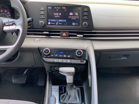 Used 2023 Hyundai Elantra SEL FWD image 28
