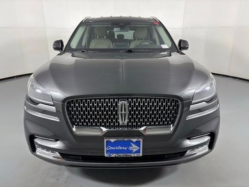 Used 2020 Lincoln Aviator Reserve w/ Elements Package Plus image 3