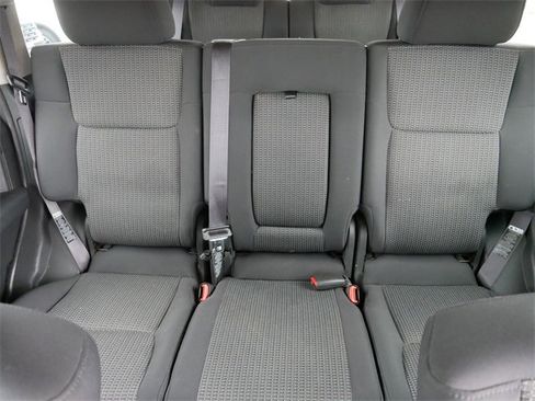 Used 2010 Jeep Commander Sport image 35